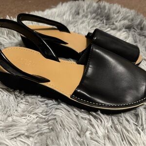 Reaction Kenneth Cole Black Leather Women's Sandals NEW